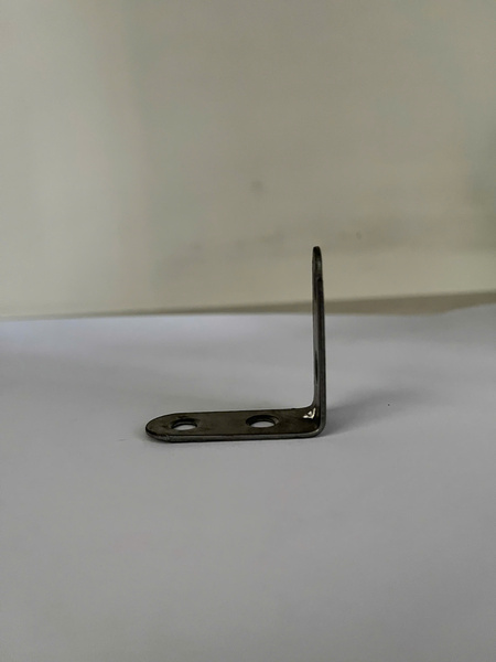 BAS CHỮ V ( 4 LỖ)